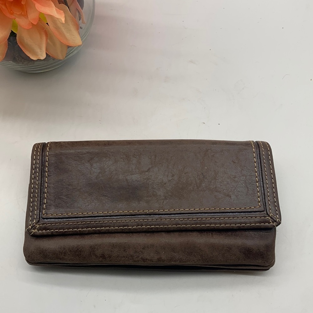 Fossil Brown Leather Wallet Standard Full Size Lots of pockets